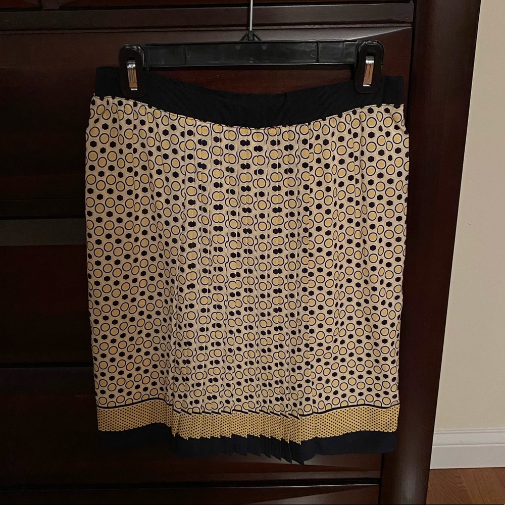 Liz Claiborne Dotted Pattern Pleated Skirt